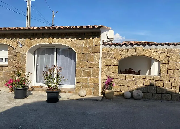 Petite maison en pierre