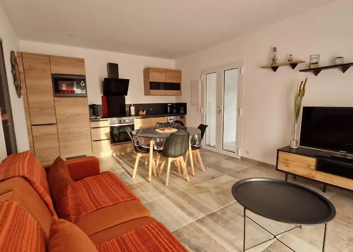 Petite maison en pierre