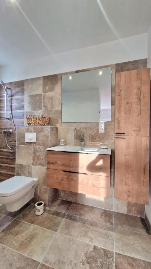 Petite Maison En Pierre Holiday home *