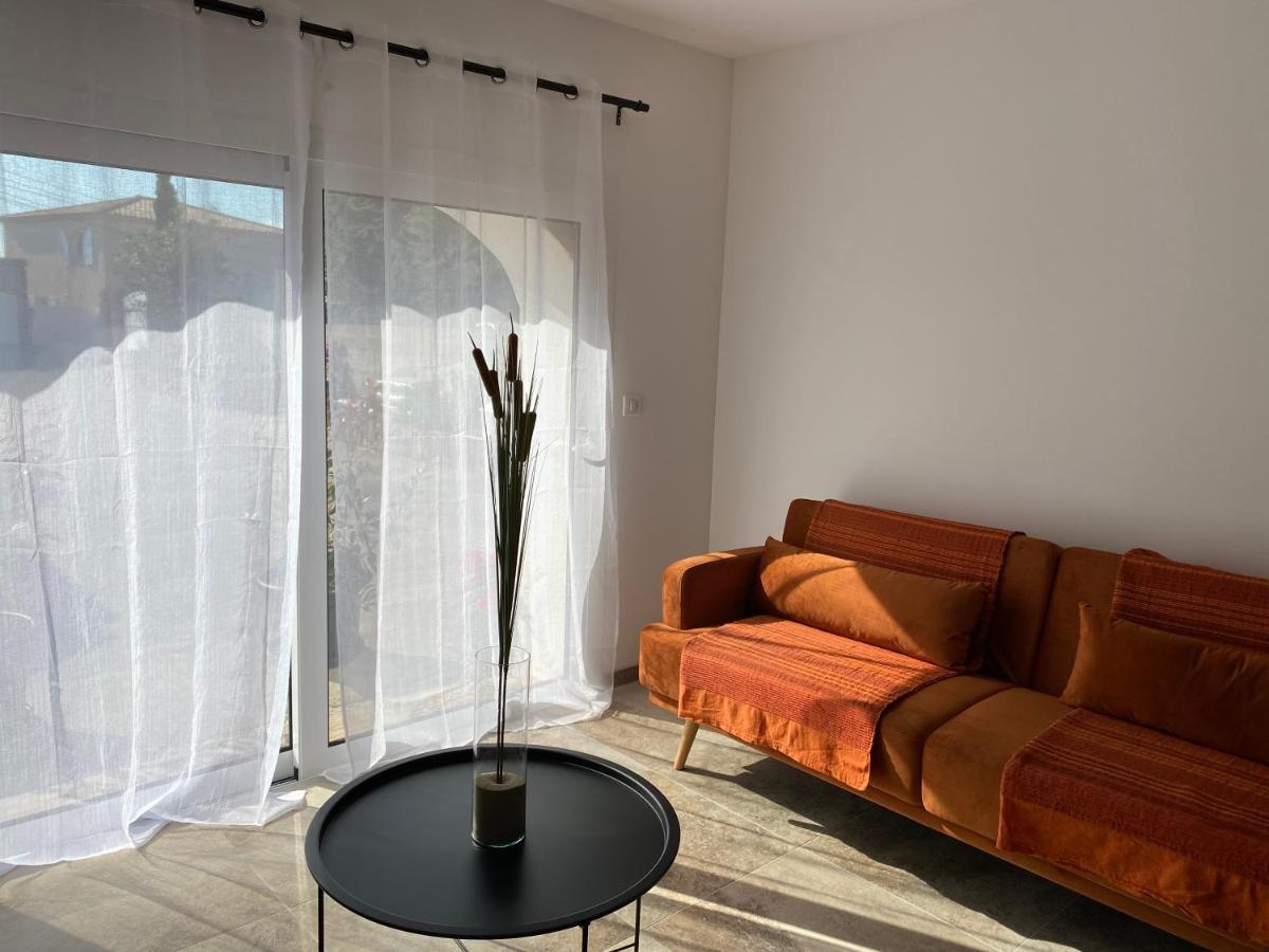 Petite Maison En Pierre * Afa