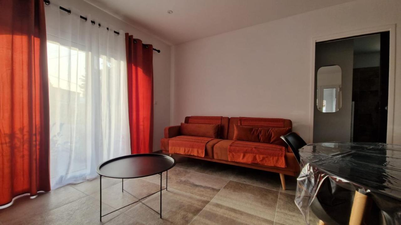 Petite Maison En Pierre Holiday home *